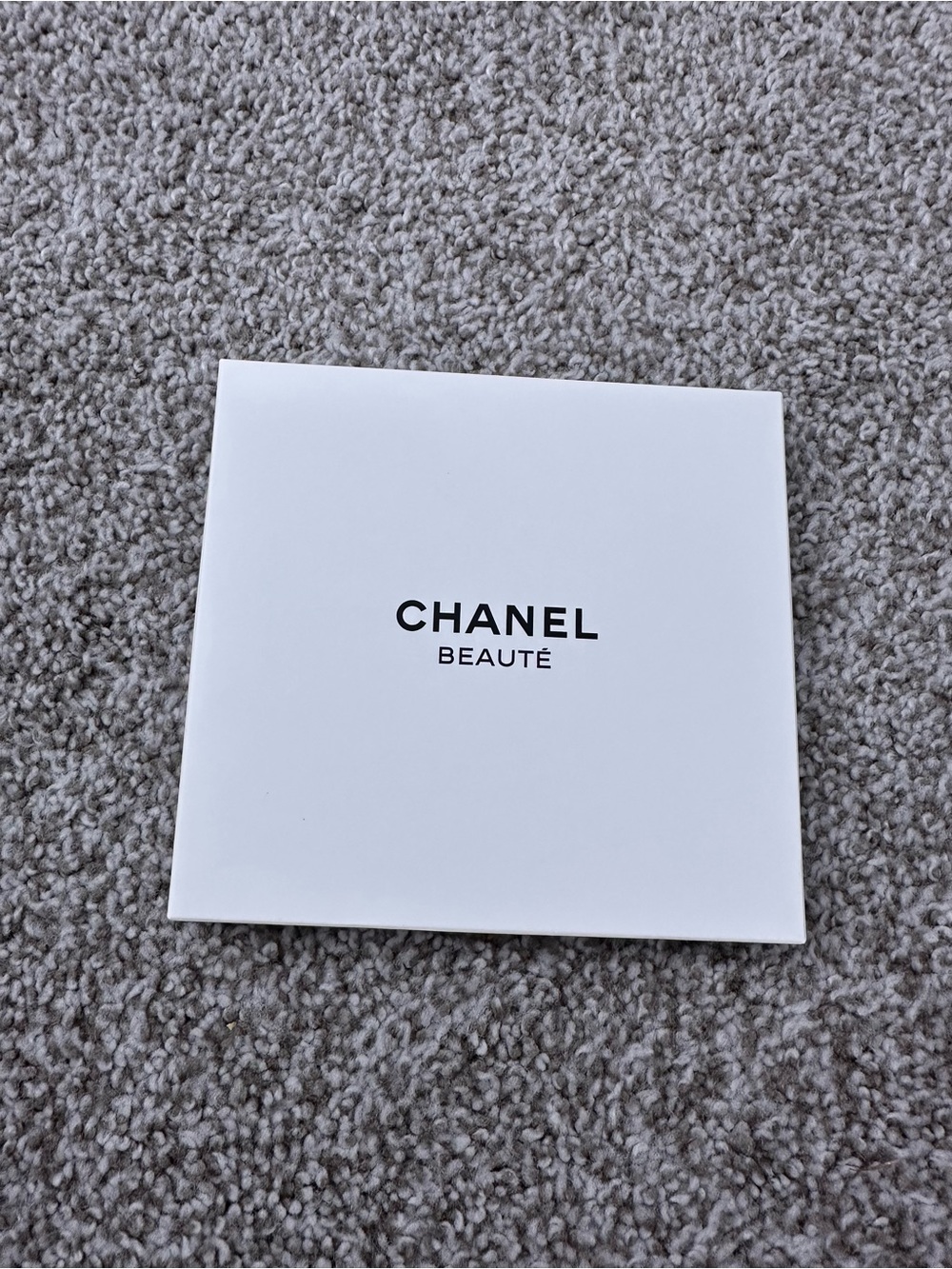 CHANEL Black Round Leather Card & Key Pouch - Picture 4 of 5